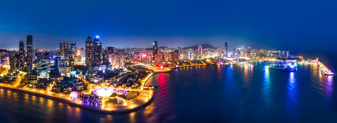 Obraz premium Aerial photography of Qingdao urban landscape at night