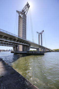 Pont Gustave Flaubert Br&uuml;cke in der Hafenstadt Rouen in Frankreich