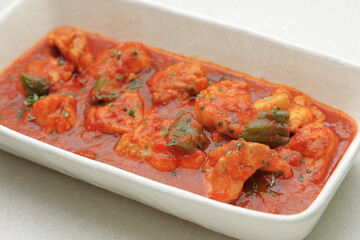 鶏肉のトマト煮