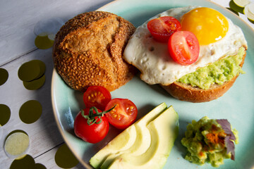 guacamole bread and egg
