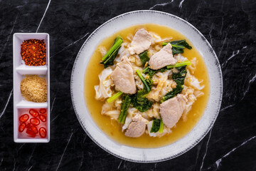 Noodles with Pork in Gravy Sauce