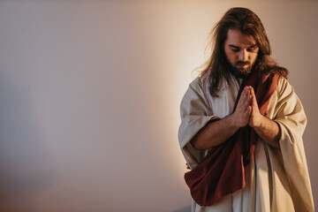 Naklejka premium Praying to God