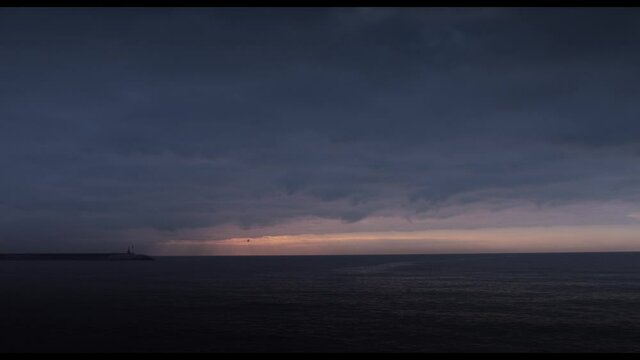 Puerto al amanecer