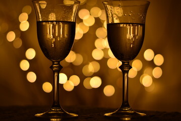 two glasses of champagne © Agnieszka
