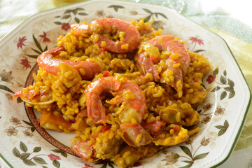 plato de paella española