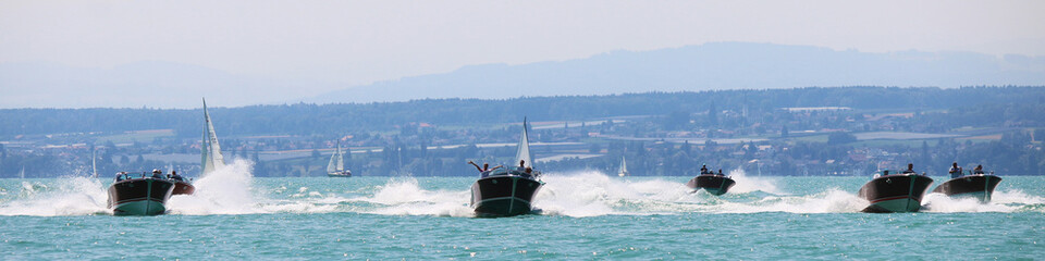 Rivaboote mit Tempo auf dem Bodensee