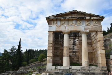 Obraz premium View of the main monuments of Greece. Ruins of ancient Delphi. Oracle of Delphi. Mount Parnassus 