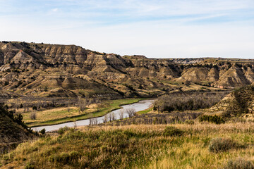Naklejka premium river through medora