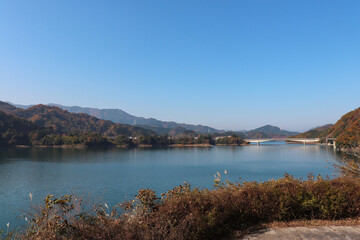 Fototapeta premium 秋の宮ヶ瀬湖（神奈川県清川村）