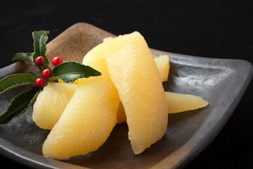 お正月のおせち料理　　数の子