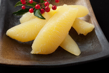 お正月のおせち料理　　数の子