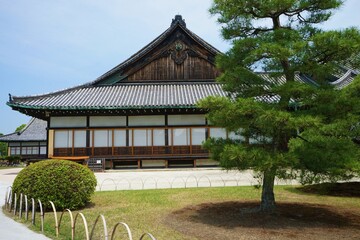 Ninomaru park and Ninomaru Goten at Former Imperial Villa Nijo-jo, Nijo Castle, in Kyoto, Japan - 京都 二条城 二の丸公園と二の丸御殿