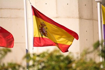 bandera de España ondeando 