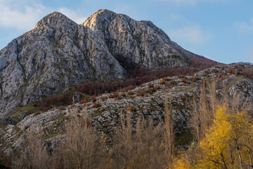Fototapeta na wymiar Pico Valporquero limestone rock mountain