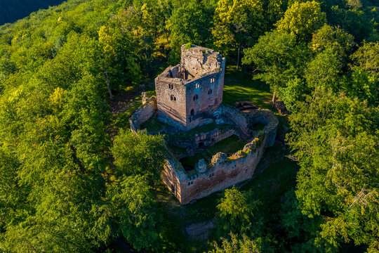 Burg Neuwindstein in Frankreich | Luftbilder von Burg Neuwindstein in Frankreich