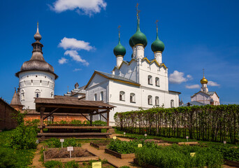 Fototapeta na wymiar Rostov Kremlin, vegetable garden