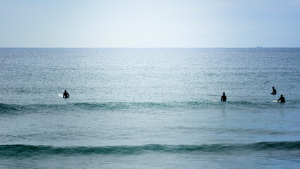 波を待つ 海景 サーフィン