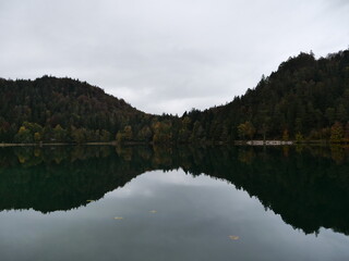 Alatsee bei Füssen im Allgäu an den bayerischen Alpen
