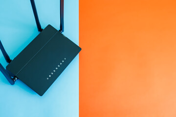 two-channel router with four antennas