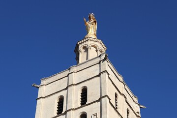 La cathédrale Notre Dame des Doms d'Avignon, construite au 12 ème siècle, vue de l'extérieur, ville de Avignon, département du Vaucluse, France
