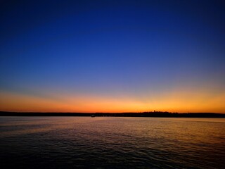 Fähre Meersburg Konstanz am Bodensee im Abendlicht,
Fähranleger Meersburg, Bodensee, Sonnenuntergang