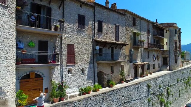Casperia (Italia) - Un delizioso e caratteristico borgo medievale nel cuore della Sabina, nel Lazio,
Ripresa aerea con drone di Casperia
