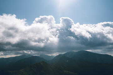 panorama góry szczyty chmury słońce Tatry park