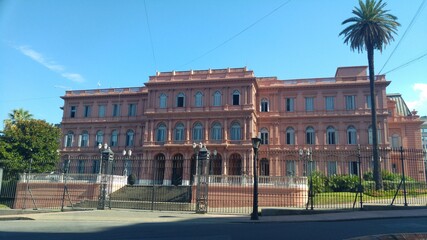 Naklejka premium pink building