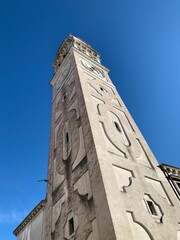 Venedig Venetien Italien Stadtteil Castello am Wasserkanal und Häuser mit Wasserspiegelung im...