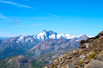Fototapeta na wymiar Großglockner on den österreichischen Alpen in Sommer