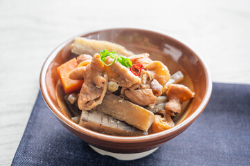 もつ煮　豚モツの味噌煮