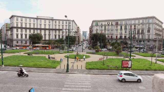 Napoli - Time lapse a Piazza Carlo III