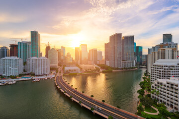 Fototapeta na wymiar Miami, Florida, USA skyline over Biscayne Bay