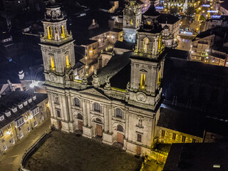 CATEDRAL DE LUGO EN GALICIA ESPAÑA DE NOCHE ILUMINADA