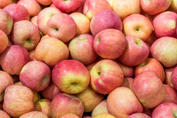 A pile of fresh red apple for sale in the market