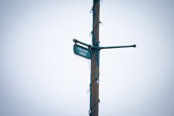 Obraz premium Vintage street sign with ice
