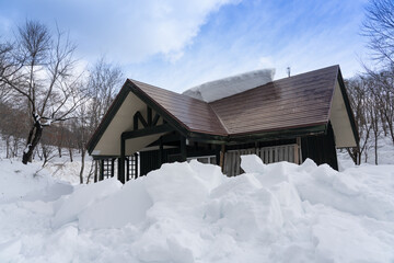 豪雪地域　屋根からの落雪に注意