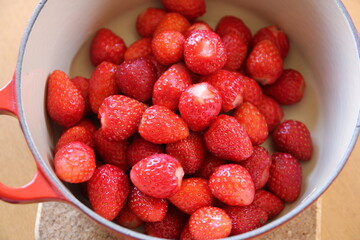 いちごジャム作り