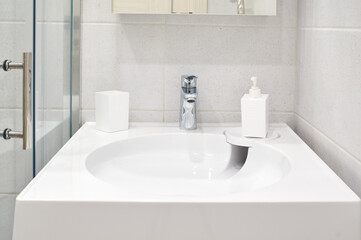 Fototapeta na wymiar bathroom in bright colors with a white sink