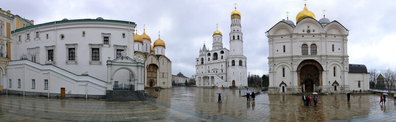 Fototapeta na wymiar Russia, Moscow, cathedrals and bell tower on the territory of the Kremlin