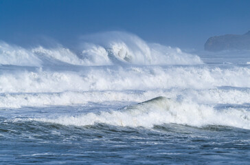 Swell in the Cantabrian Sea in the area of Cabo Oyambre between San Vicente de la Barquera and Comillas. Oyambre Natural Park, Cantabria, Spain, Europe