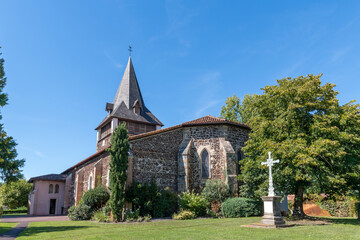 Fototapeta na wymiar PONTENX-LES-FORGES (Landes, France), entre Mimizan et Biscarrosse. L'église Saint-Martin, 15e siècle