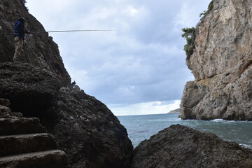  Scorcio della scogliera  di San Cataldo,comune di Terrasini, Palermo, Per molti conosciuta come "a rutta ri pallummi" grotta delle colombe, cala sciaccotta