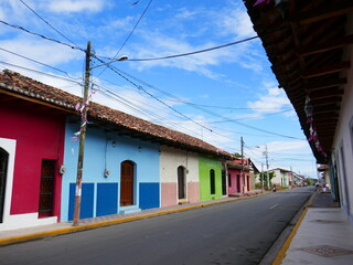 Fototapeta na wymiar Ruelles colorées de Granada au Nicaragua