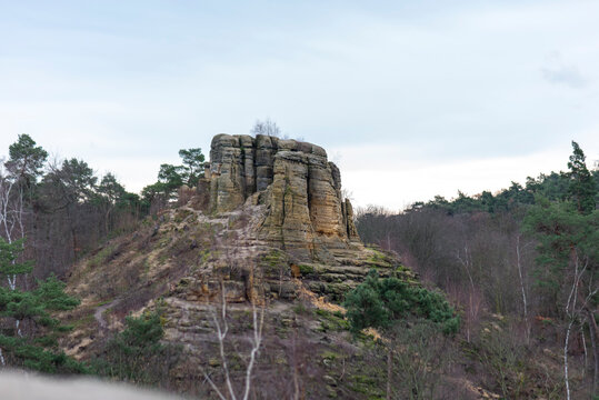 Klusfelsen in den Klusbergen, H&ouml;henzug im Vorharz mit Sandsteinh&ouml;hlen, Halberstadt, Sachsen-Anhalt, Deutschland