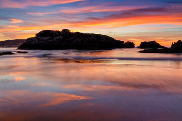 Naklejka premium Sunset from Ris beach, in Noja, Cantabria, Spain.