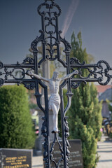 Fototapeta na wymiar schönes altes Eisenkreuz mit Jesus