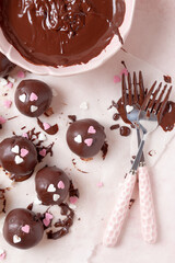 chocolate cake with icing