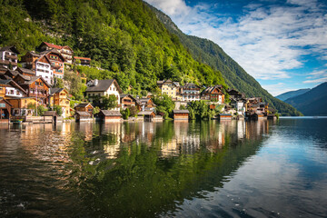Fototapeta na wymiar reflection of hallstatt, lake, austria