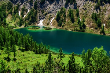 Obraz na płótnie Canvas amazing green blue mountain lake in the summer